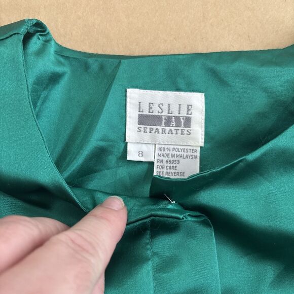 Leslie Fay Separates Green Satin Blouse Rhinestone Size 8 - Picture 2 of 7